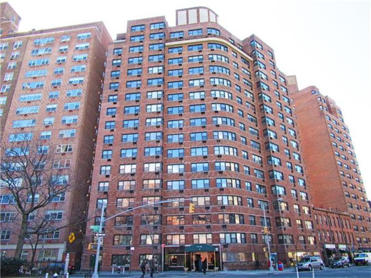 Photo for The Van Gogh - 14 Horatio Street Cooperative in West Village, Manhattan