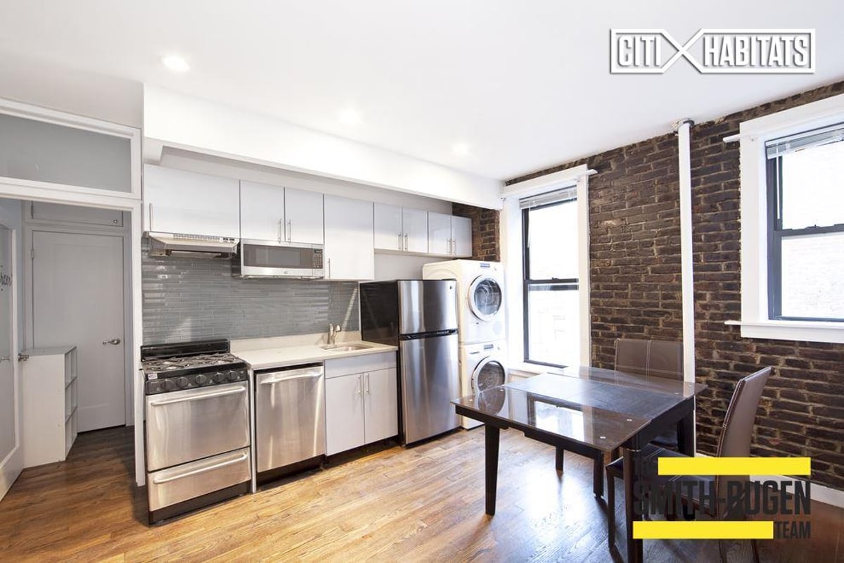 Photo for 83 BAXTER STREET - 83 Baxter Street Rental Building in Chinatown, Manhattan