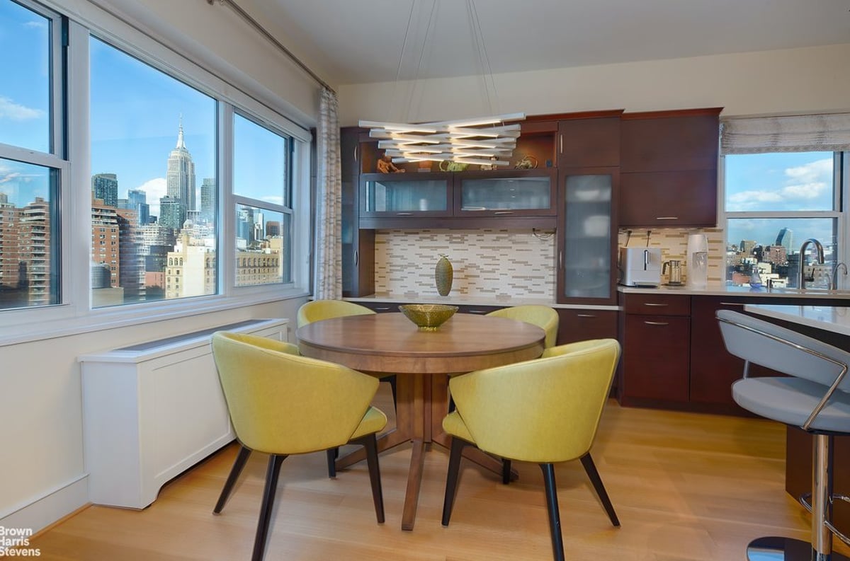 Photo for London Towne House - 360 West 22nd Street Condominium in Chelsea, Manhattan