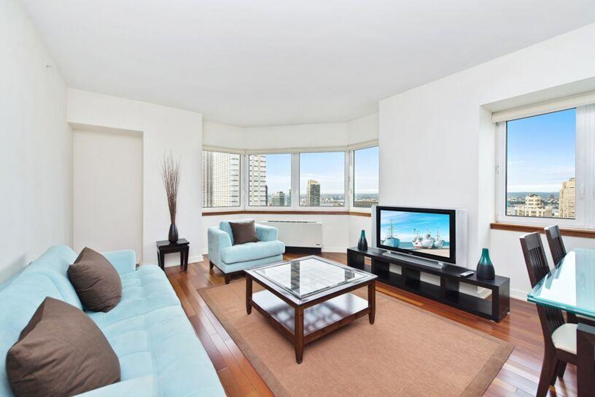 Photo for 425 Fifth Avenue - 425 Fifth Avenue Condominium in Murray Hill, Manhattan