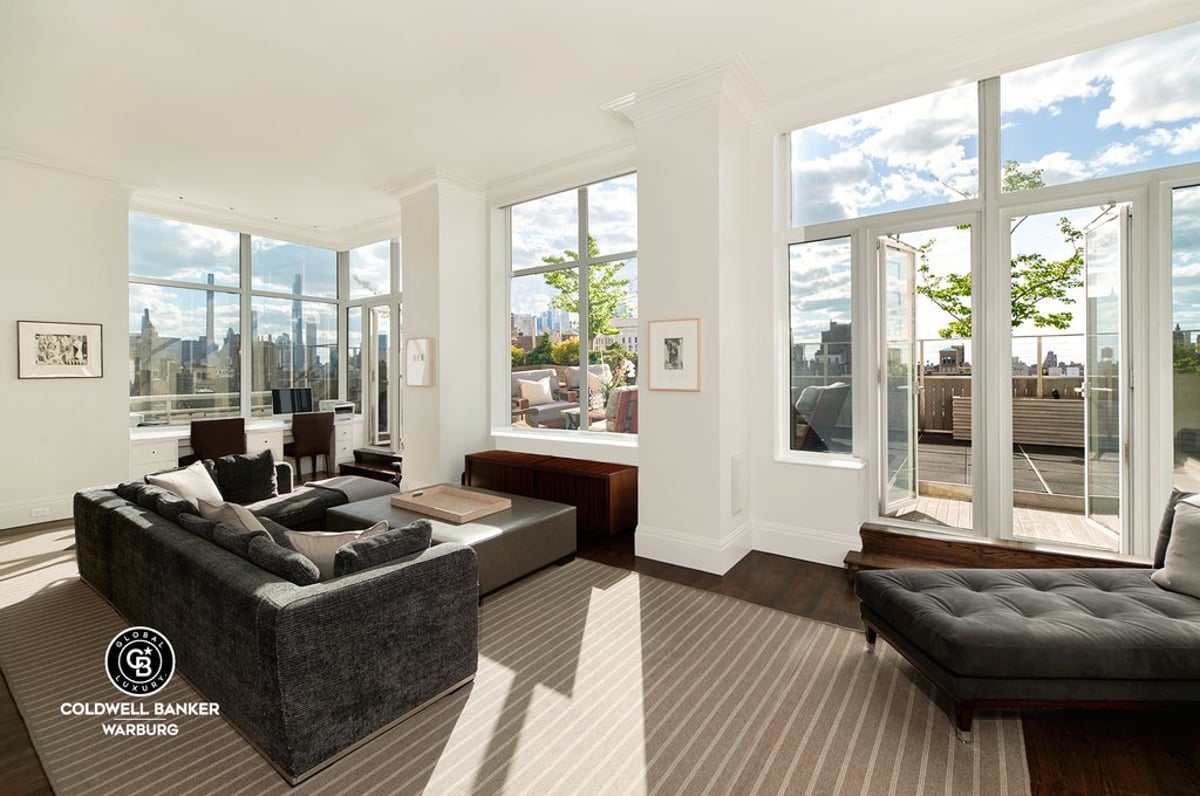 Photo for Park Avenue Court - 120 East 87th Street Condominium in Upper East Side, Manhattan