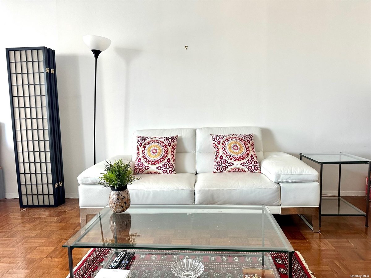 Photo for The Galleria - 117 East 57th Street Condominium in Midtown East, Manhattan