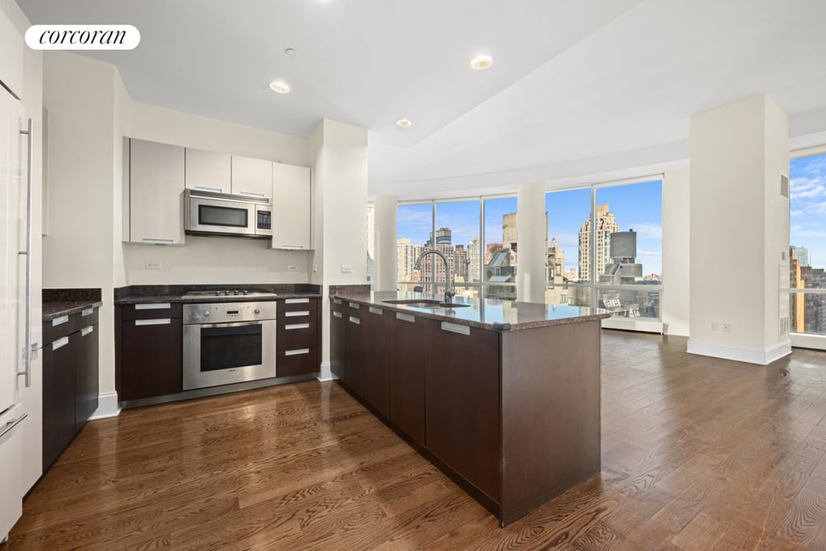 Photo for The Alexander - 250 East 49th Street Condominium in Midtown East, Manhattan