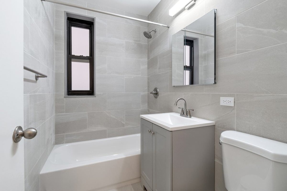 Photo for 50 Park Avenue - 31 East 37th Street Cooperative in Midtown, Manhattan