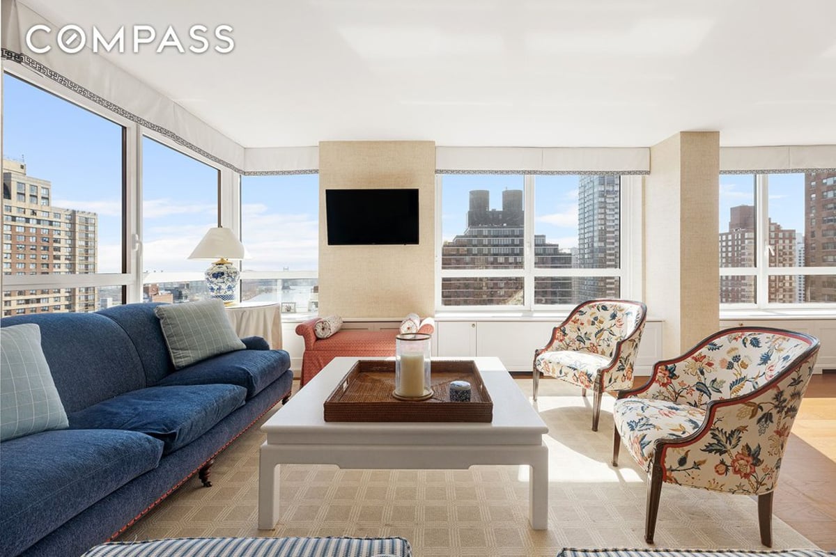 Photo for Carnegie Park Condominium - 200 East 94th Street Condominium in Upper East Side, Manhattan