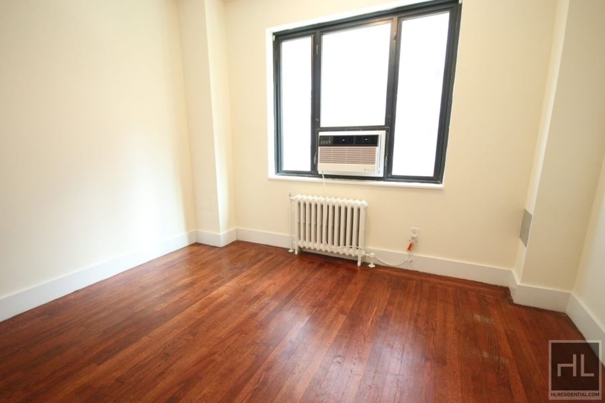 Photo for 11 WAVERLY PLACE - 11 Waverly Place Rental Building in Greenwich Village, Manhattan