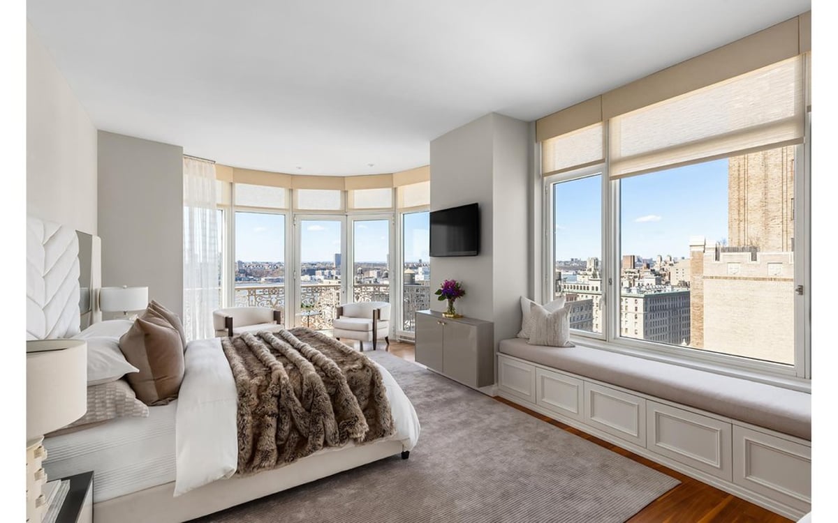 Photo for The Laureate - 2150 Broadway Condominium in Upper West Side, Manhattan