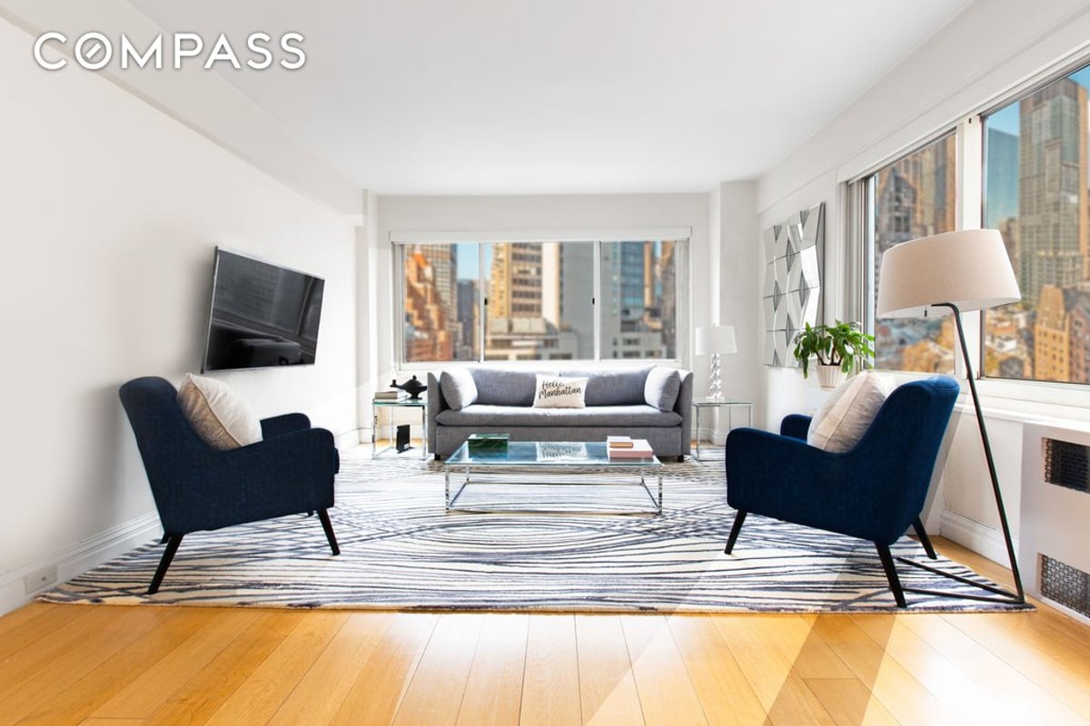 Photo for Turtle Bay House - 249 East 48th Street Condominium in Midtown East, Manhattan