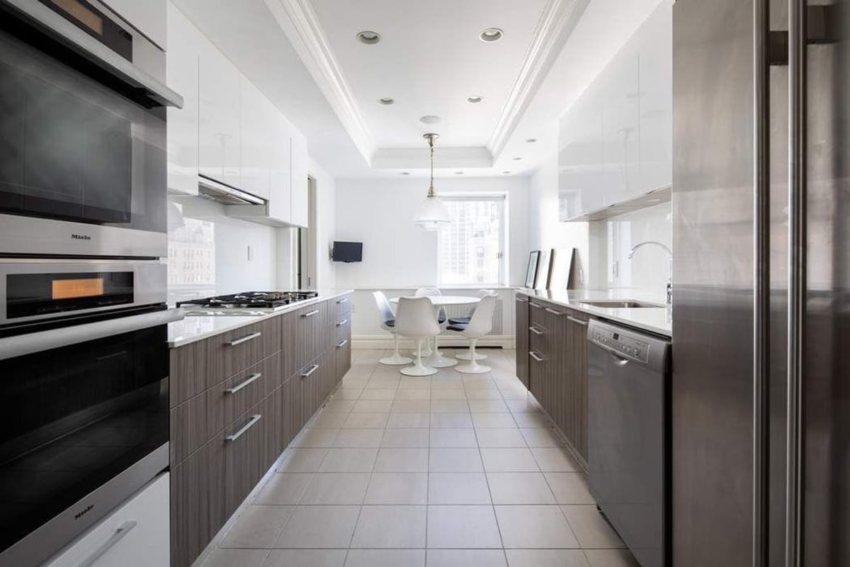 Photo for 605 Park Avenue - 605 Park Avenue Cooperative in Upper East Side, Manhattan