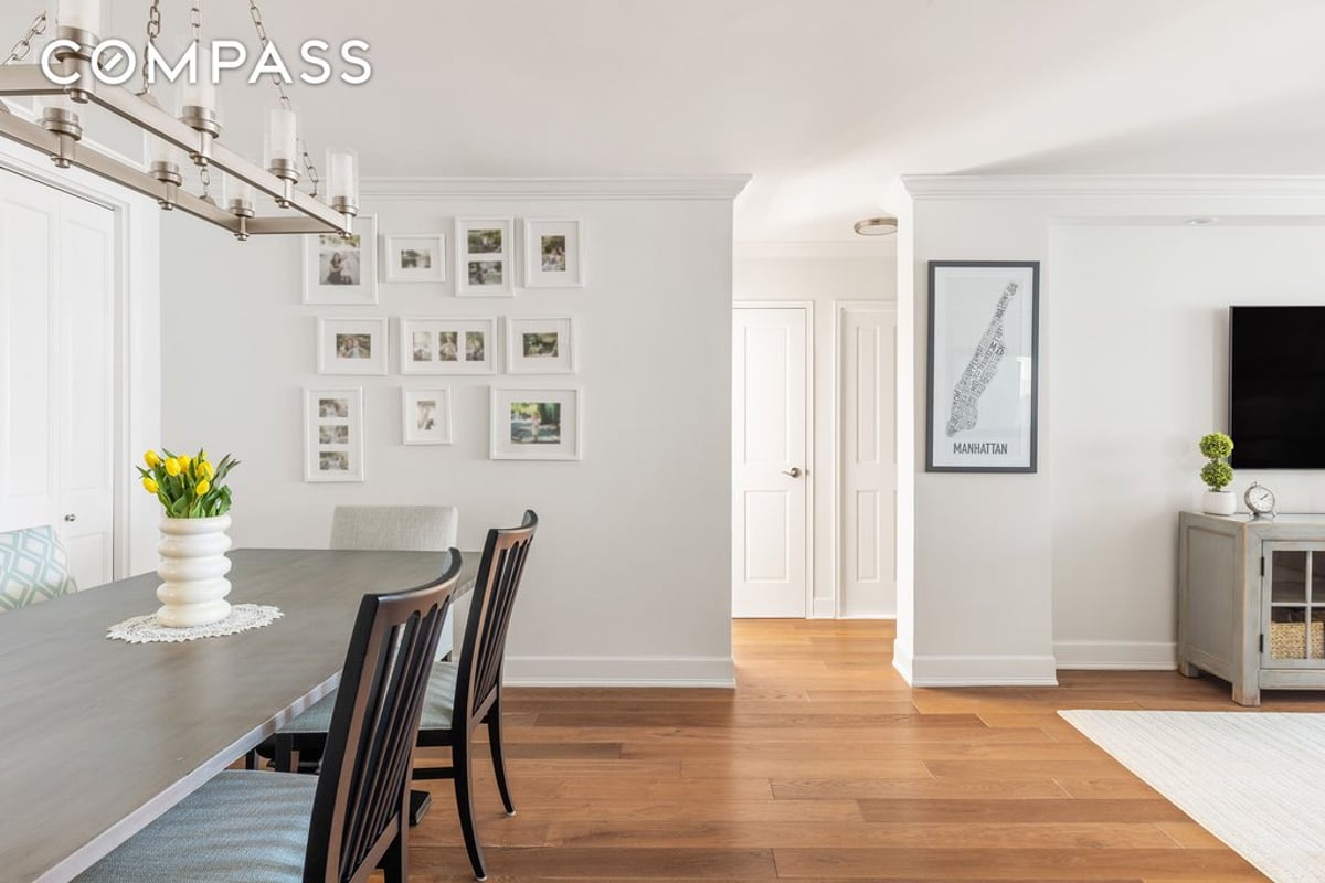 Photo for Gracie Towne House - 401 East 89th Street Condominium in Upper East Side, Manhattan