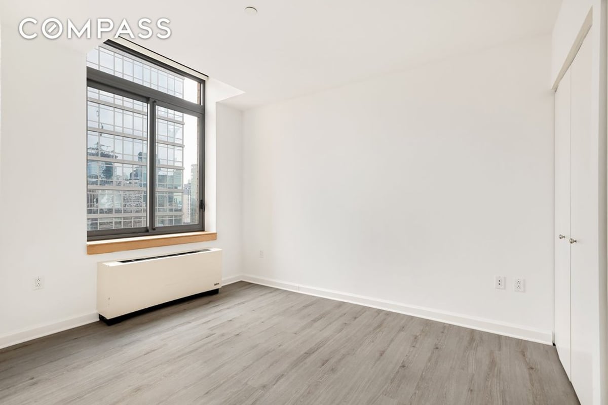 Photo for The Magellan - 35 West 33rd Street Rental Building in Midtown South, Manhattan