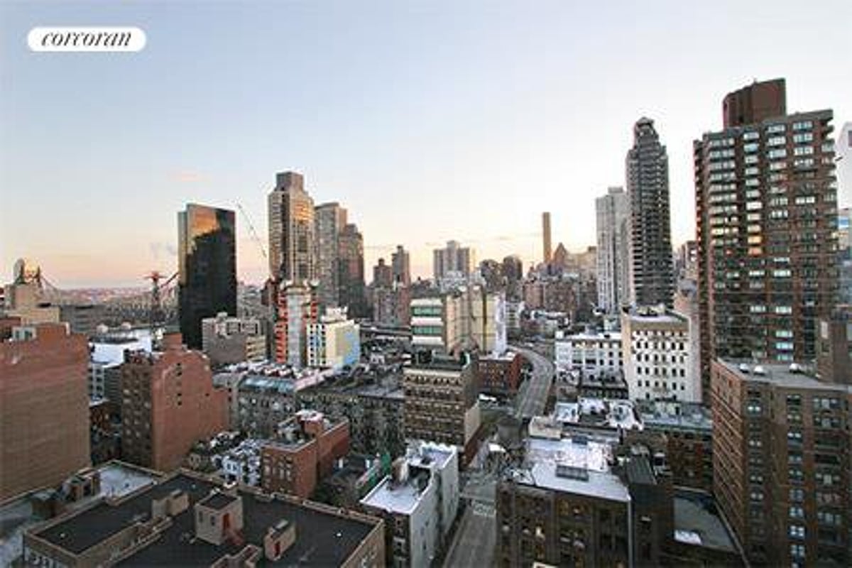 Photo for Kenton Place - 305 East 63rd Street Rental Building in Lenox Hill, Manhattan