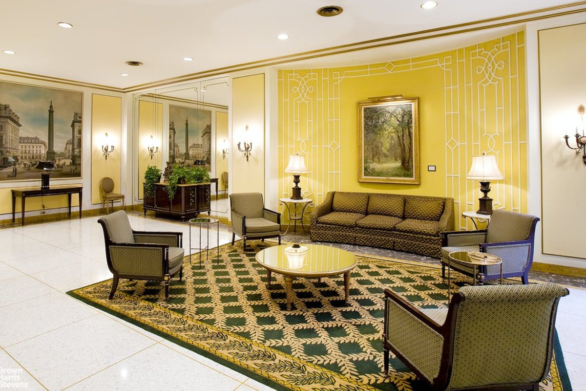 Photo for Hemisphere House - 60 West 57th Street Rental Building in Midtown, Manhattan