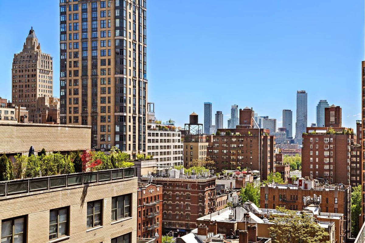 Photo for 309 East 49th Street - 309 East 49th Street Condominium in Midtown East, Manhattan