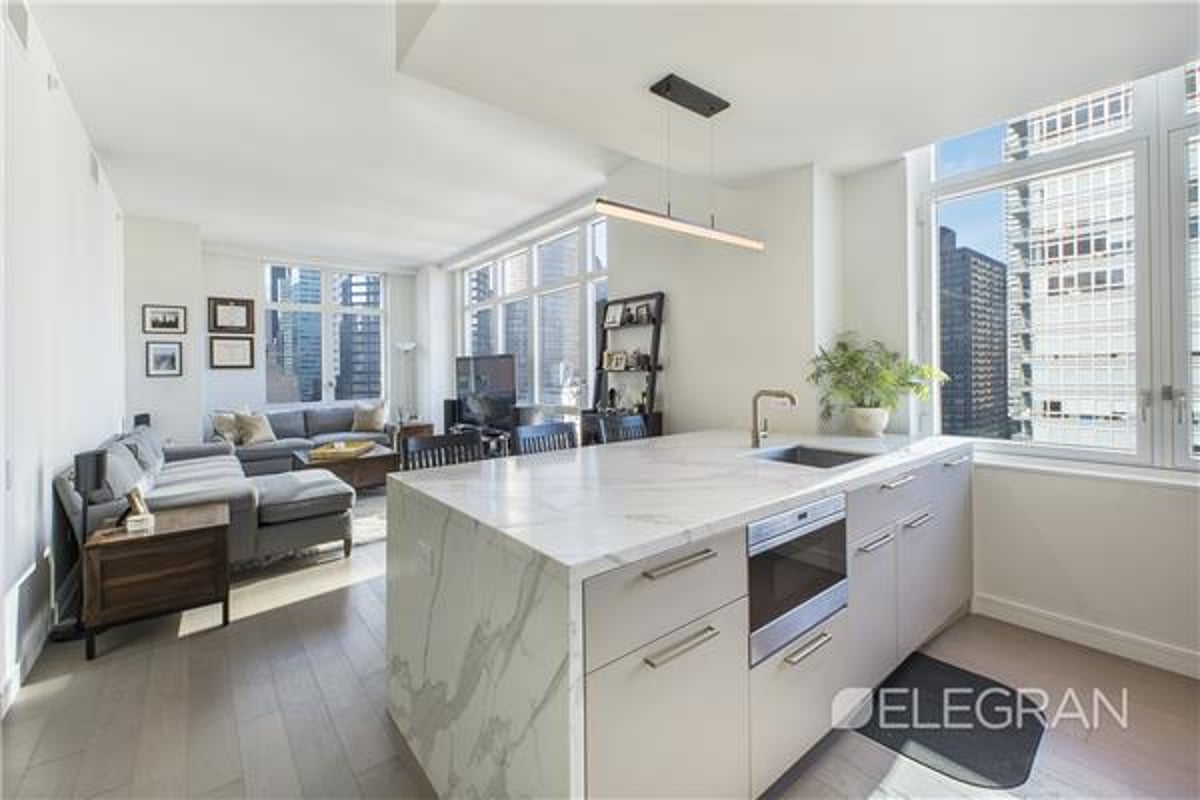 Photo for Halcyon - 305 East 51St Street Condominium in Midtown East, Manhattan
