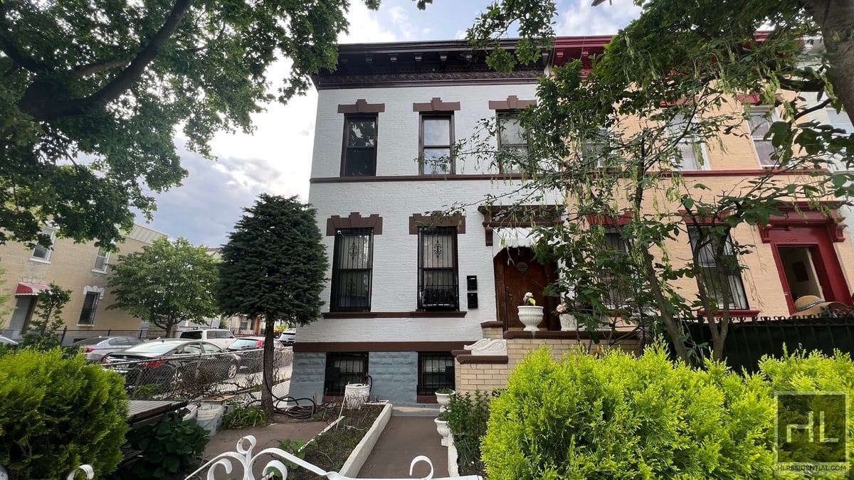 NATURALLY BRIGHT 3 BEDROOM w/ HUGE DECK NEWKIRK AVENUE/ FLATBUSH