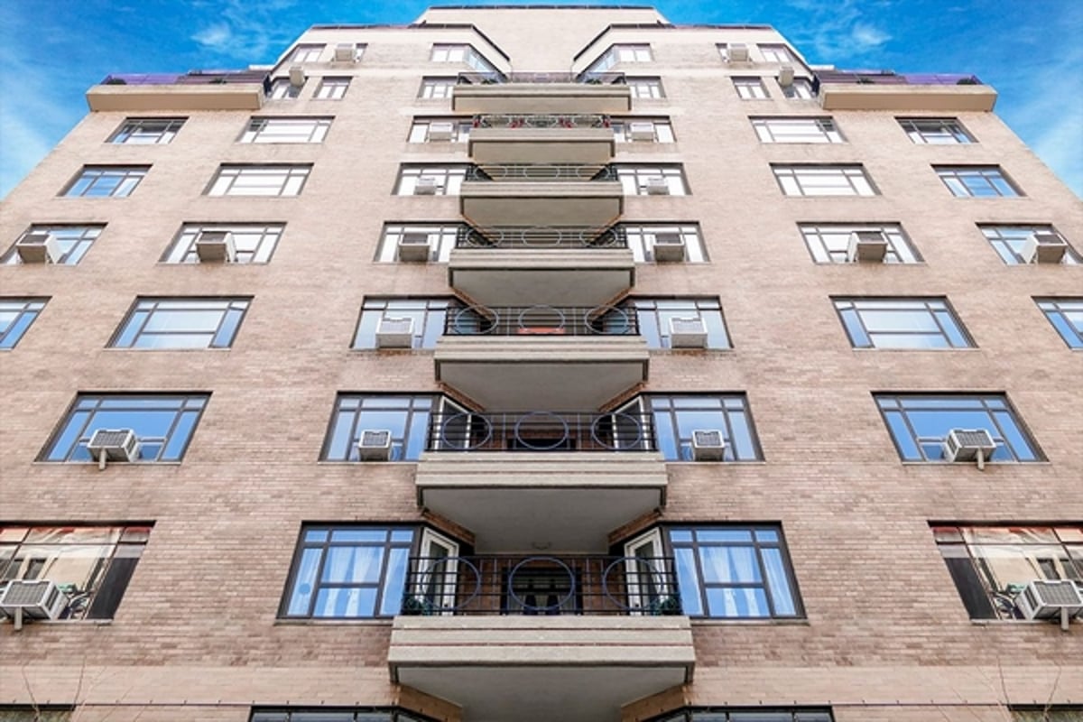 Photo for 4 East 89th Street - 4 East 89th Street Rental Building in Carnegie Hill, Manhattan