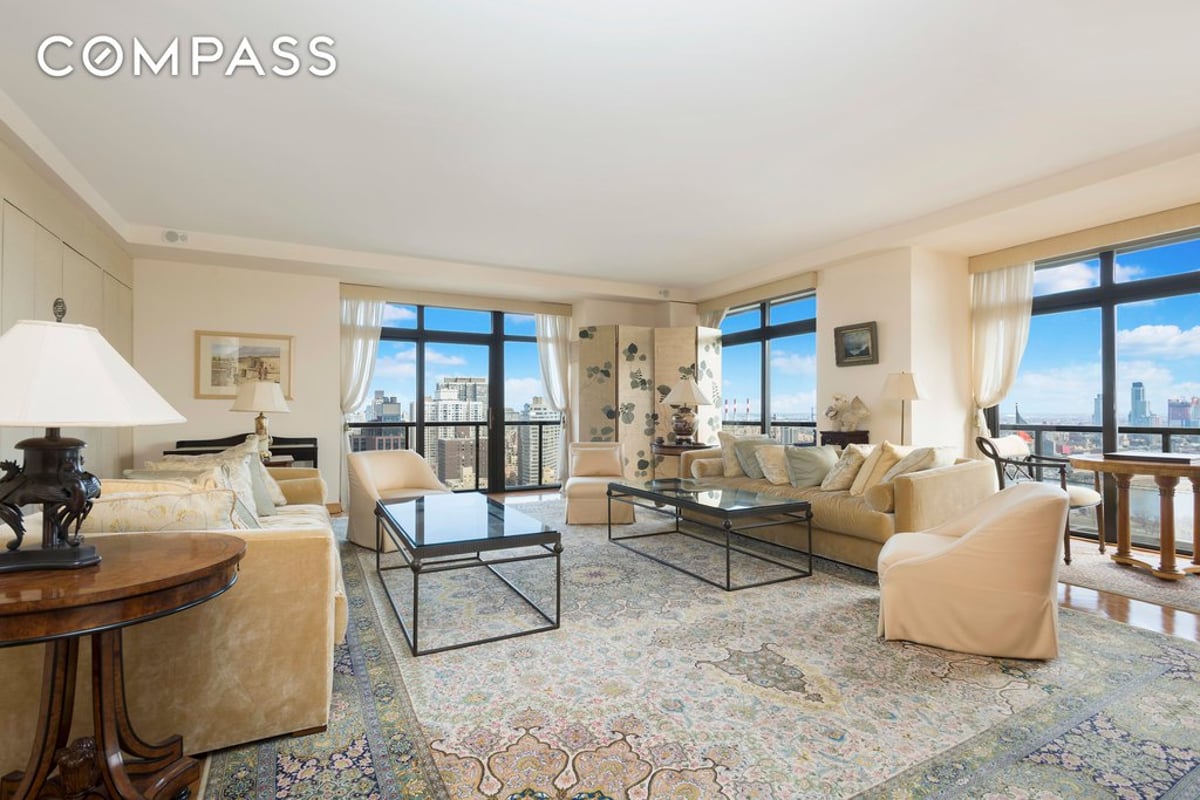 Photo for 100 United Nations Plaza - 100  United Nations Plaza Condominium in Midtown East, Manhattan