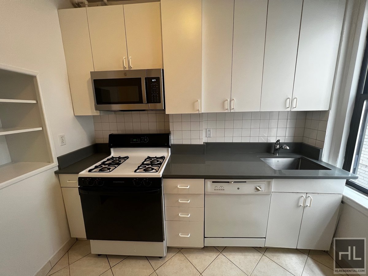 Photo for 51 West 55th Street - 51 West 55th Street Rental Building in Midtown, Manhattan