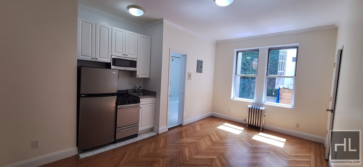 Photo for 117 West 13th Street - 117 West 13th Street Rental Building in Greenwich Village, Manhattan