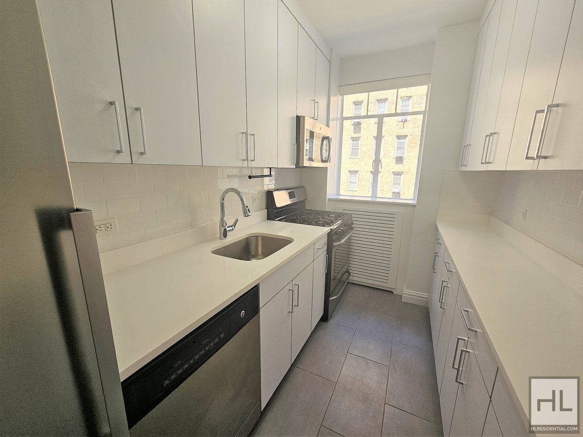 🌟 LUXURY LIVING on 5th Ave Elegant 2BD/2BA in Greenwich Village with