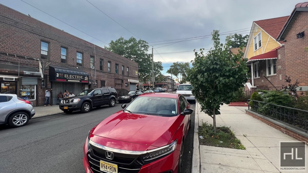 LARGE AND BRIGHT 2 BEDROOMS 52 STREET/ PRIME EAST FLATBUSH Rental