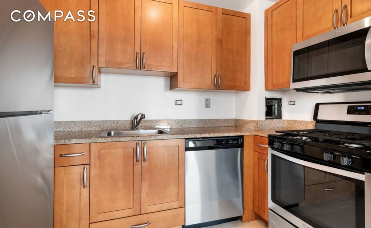 Photo for The Magellan - 35 West 33rd Street Rental Building in Midtown South, Manhattan