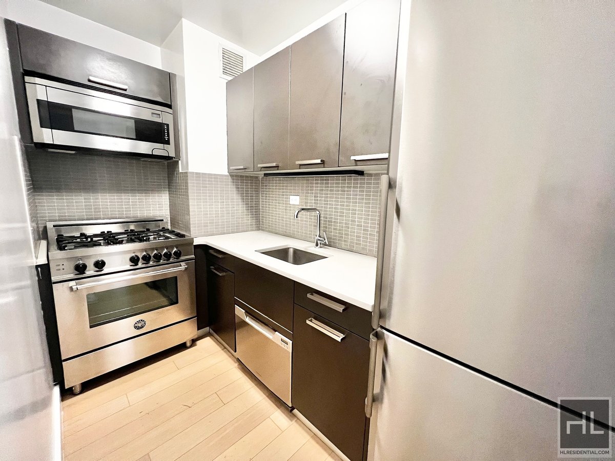 Photo for The Nash - 222 East 39th Street Rental Building in Murray Hill, Manhattan