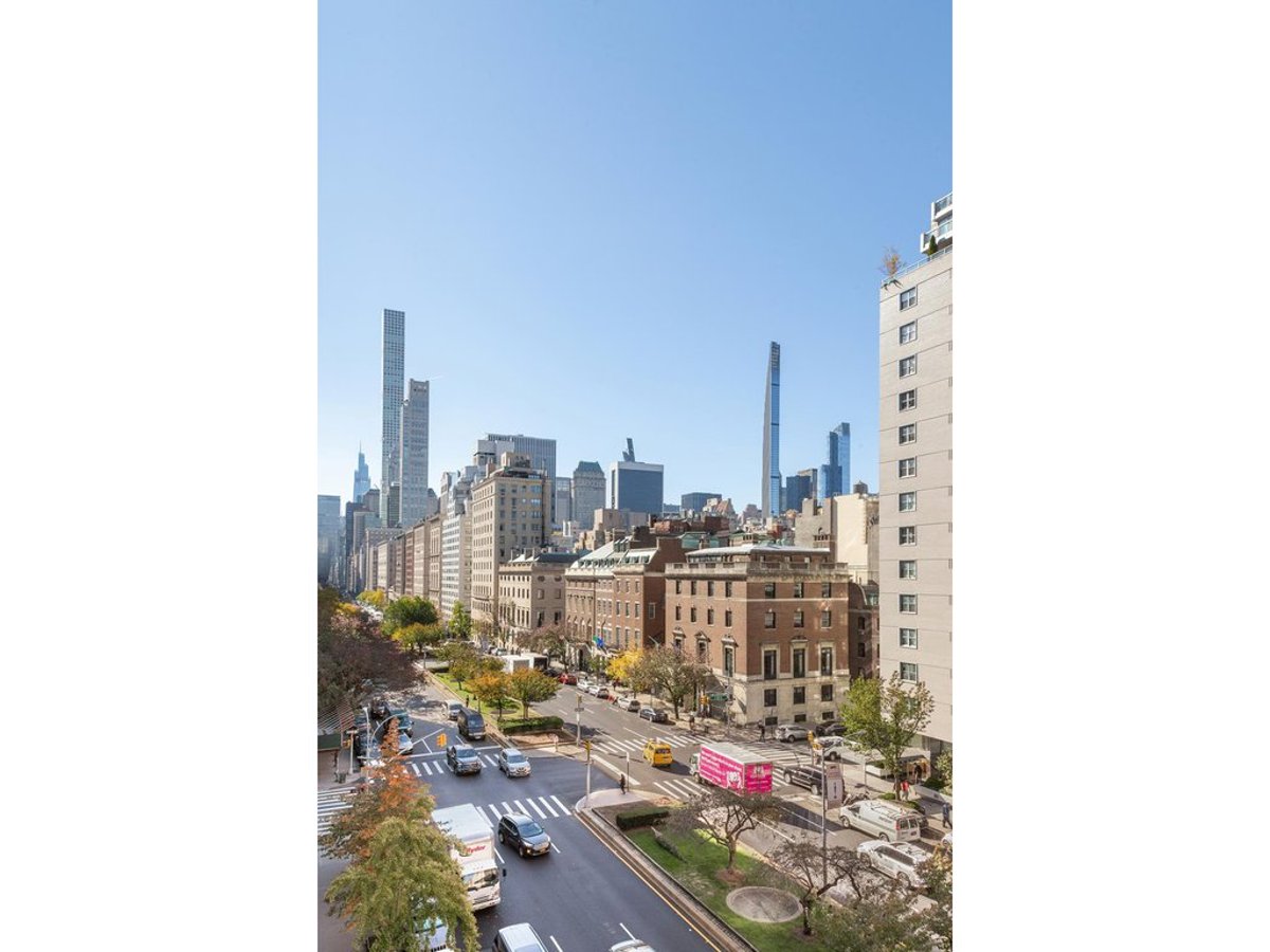 Photo for 715 Park Avenue - 715 Park Avenue Condominium in Upper East Side, Manhattan