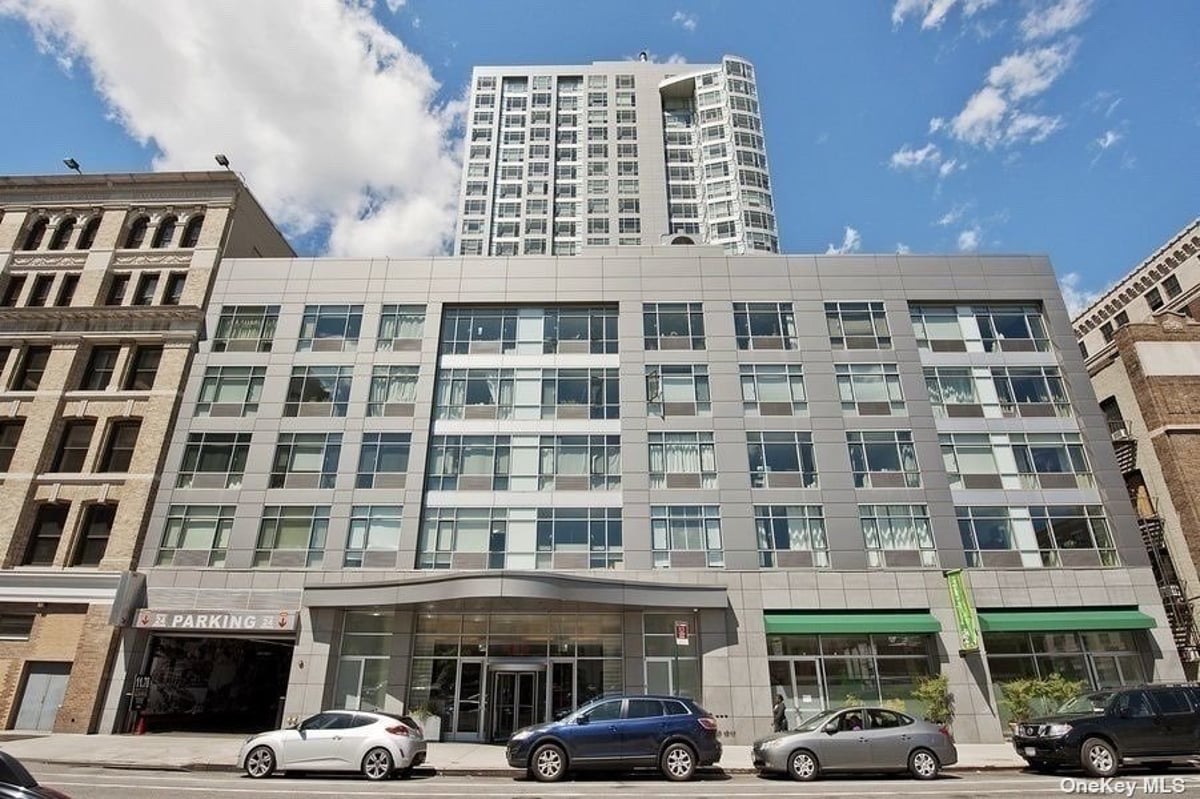 Photo for be@Schermerhorn - 189 Schermerhorn Street Condominium in Downtown Brooklyn, Brooklyn