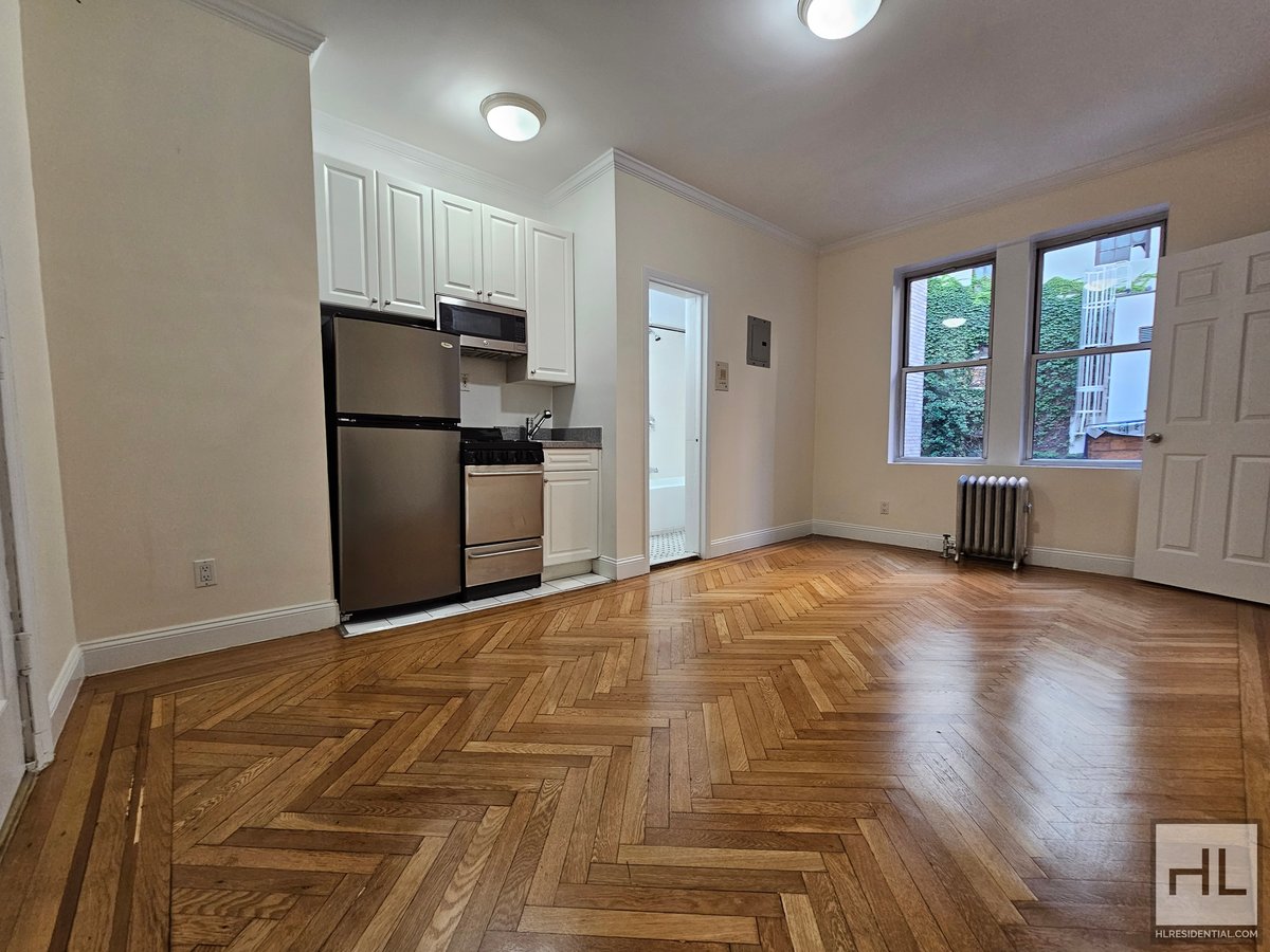 Photo for 117 West 13th Street - 117 West 13th Street Rental Building in Greenwich Village, Manhattan
