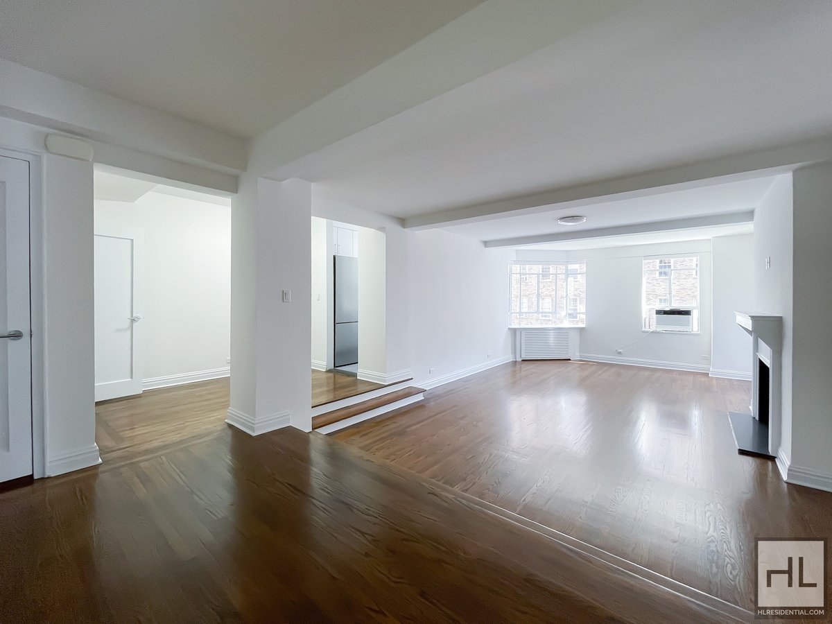 Photo for 20 5th AVENUE - 20 5th Avenue Rental Building in Greenwich Village, Manhattan