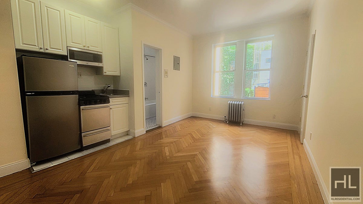 Photo for 117 West 13th Street - 117 West 13th Street Rental Building in Greenwich Village, Manhattan