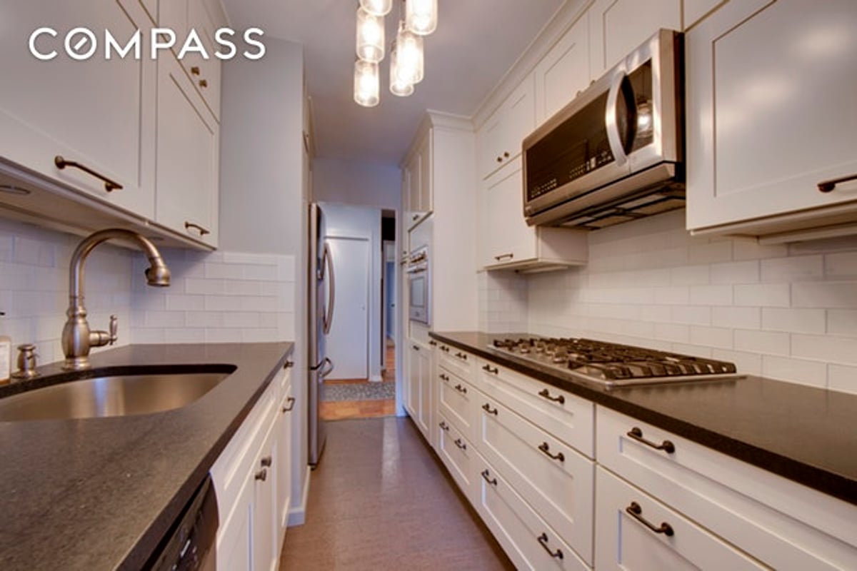 Photo for The Hawthorne - 211 East 53rd Street Condominium in Midtown East, Manhattan