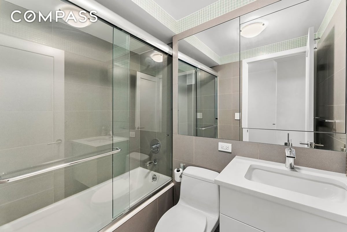 Photo for The Landmark - 300 East 59th Street Cooperative in Sutton Place, Manhattan