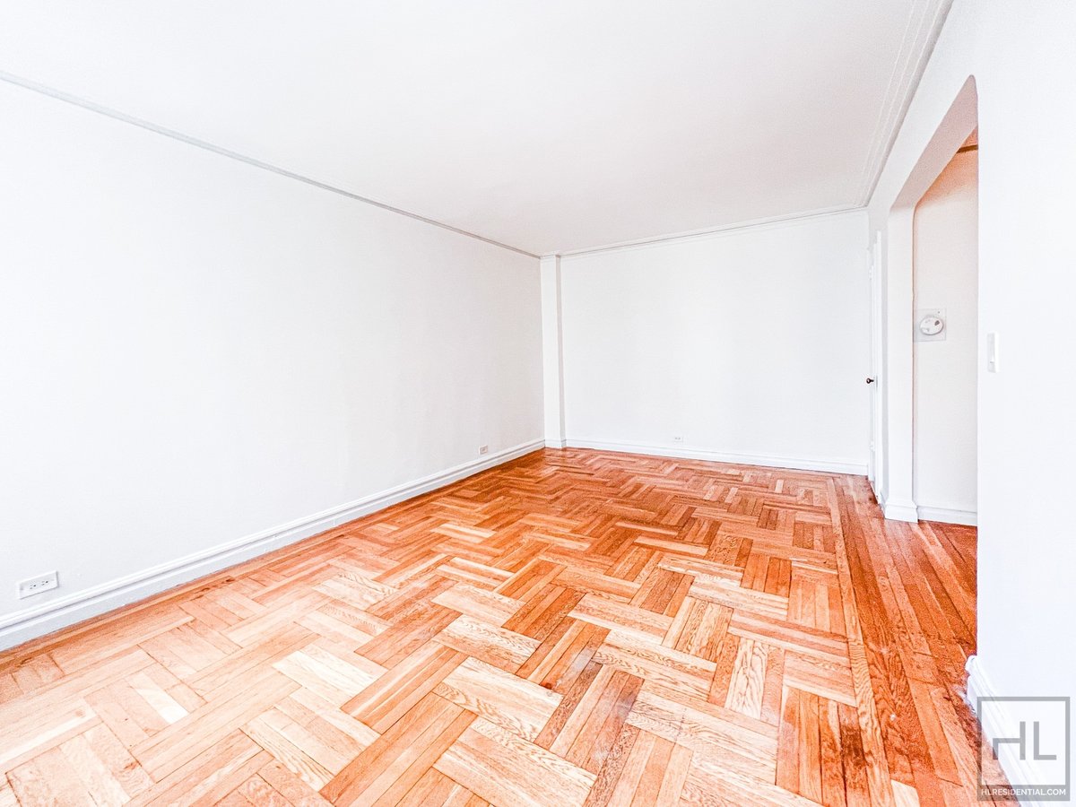 Photo for Chelsea Gardens - 250 West 24th Street & 255 West 23rd Street Cooperative in Chelsea, Manhattan