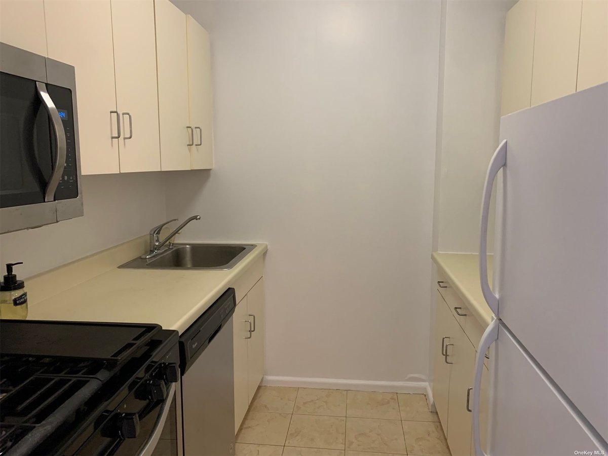 Photo for The Ventana - 150 East 85th Street Condominium in Upper East Side, Manhattan