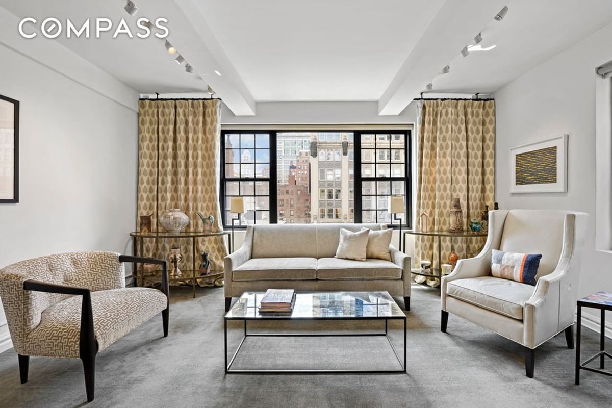 Photo for The Gramercy Arms - 102 East 22nd Street Cooperative in Gramercy Park, Manhattan