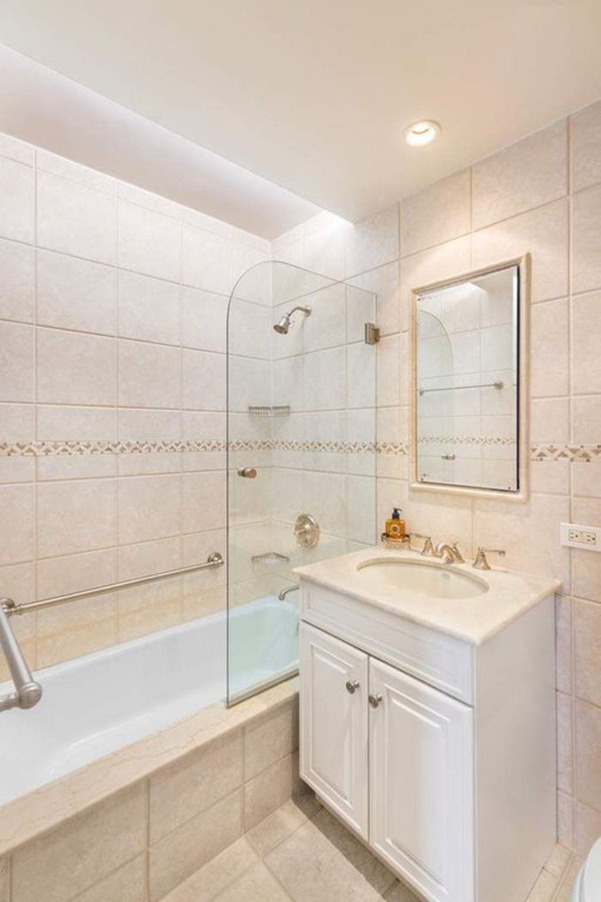 Photo for The Savoy - 111 East 85th Street Cooperative in Upper East Side, Manhattan