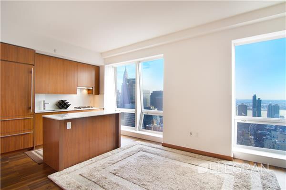 Photo for The Residences at 400 Fifth Avenue - 400 Fifth Avenue Condominium in Murray Hill, Manhattan