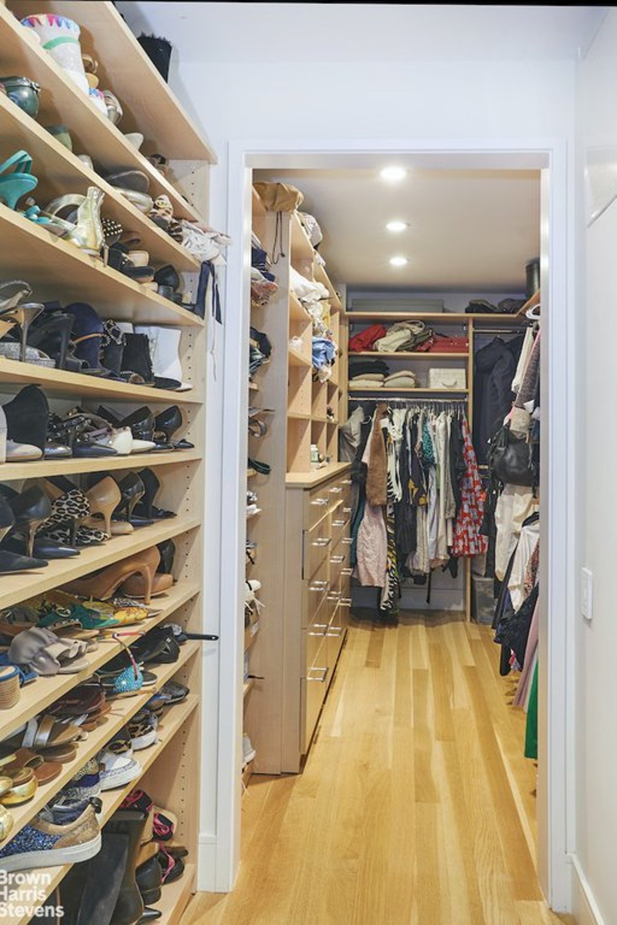 Photo for 200 East End Avenue - 200 East End Avenue Cooperative in Upper East Side, Manhattan