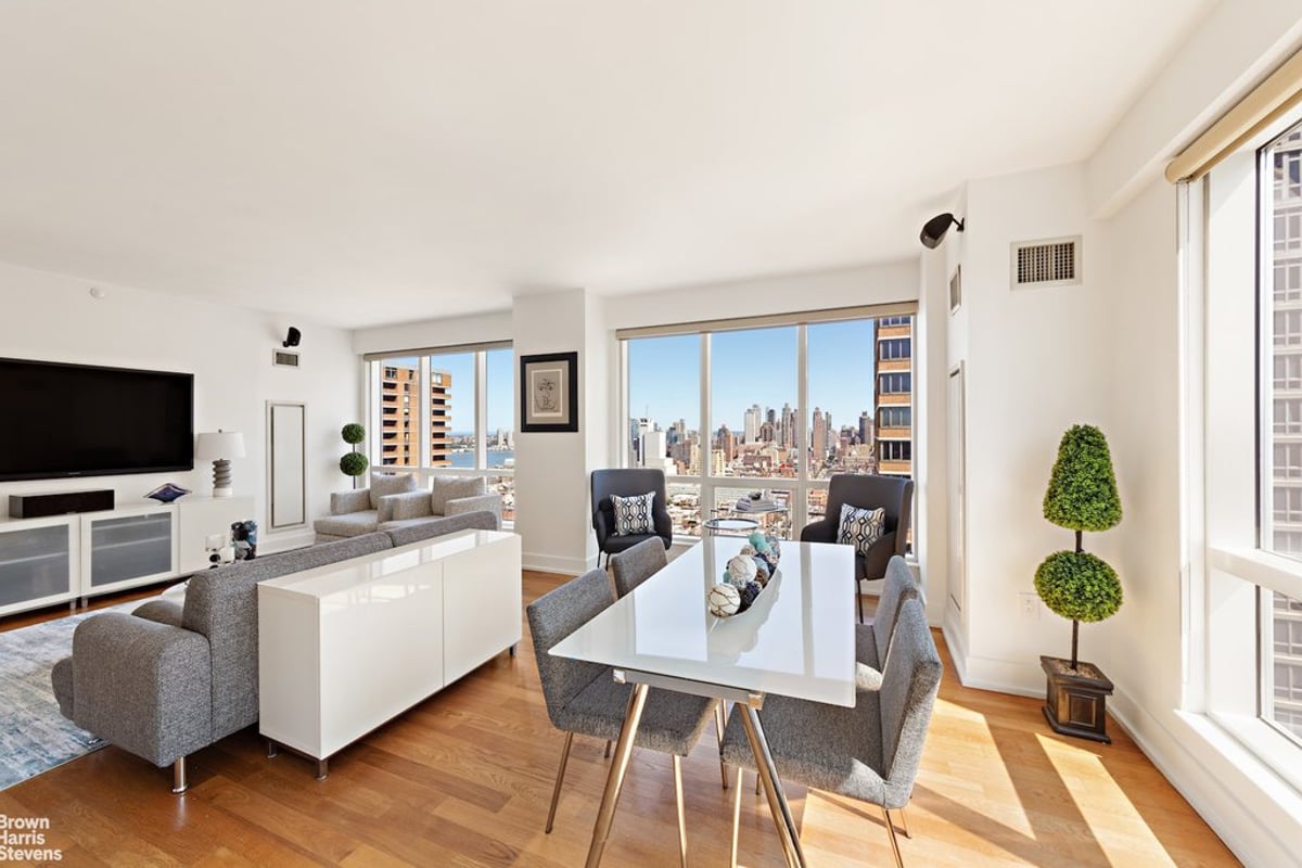The Orion Condominium 350 West 42nd Street Condominium in 39;s