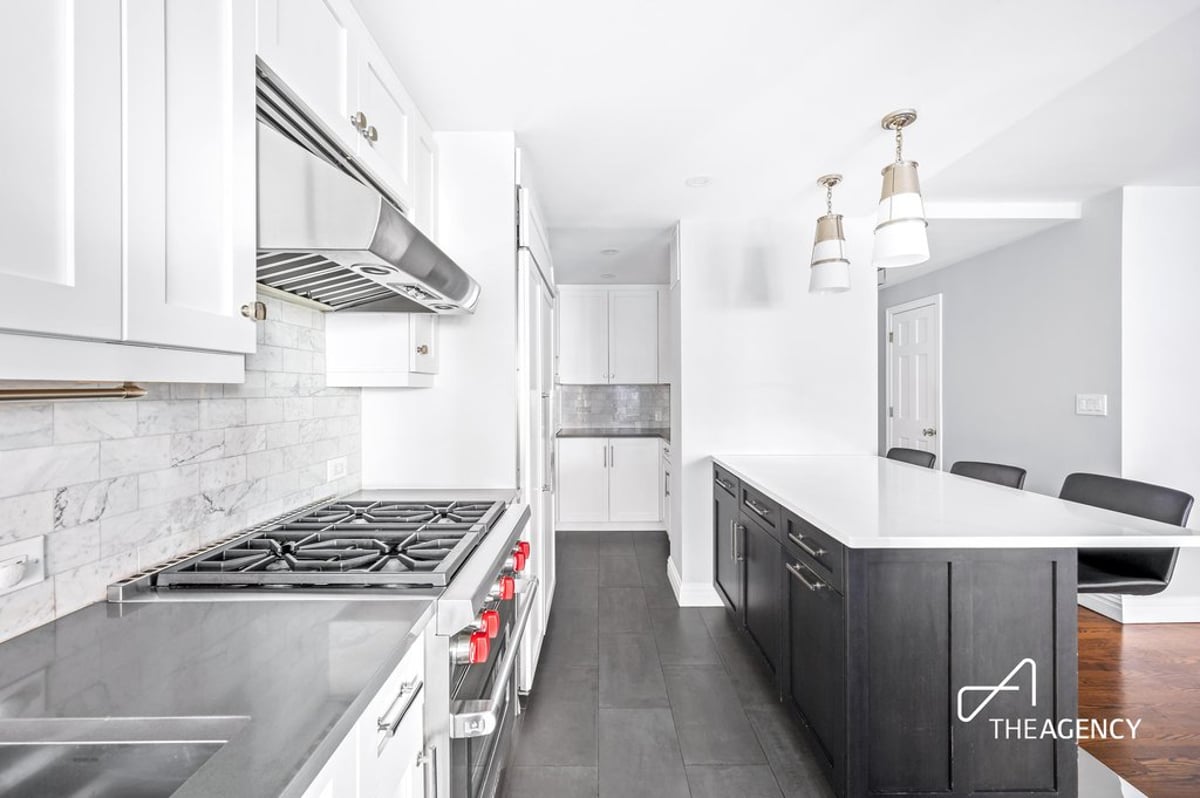 Photo for The Amherst - 401 East 74th Street Condominium in Upper East Side, Manhattan