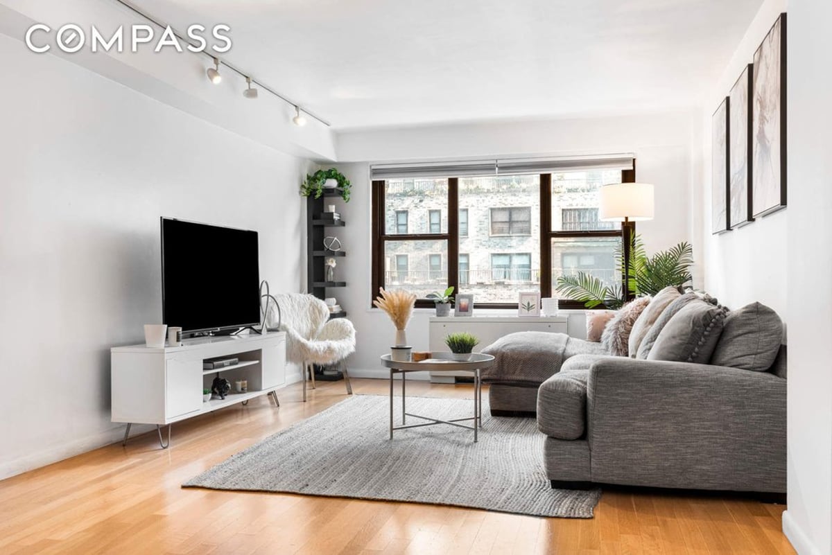 Photo for The Carlton East - 220 East 57th Street Cooperative in Midtown East, Manhattan