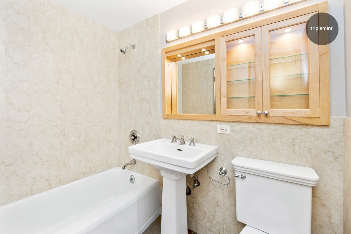 Photo for 80 Park Avenue - 80 Park Ave. Condominium in Murray Hill, Manhattan