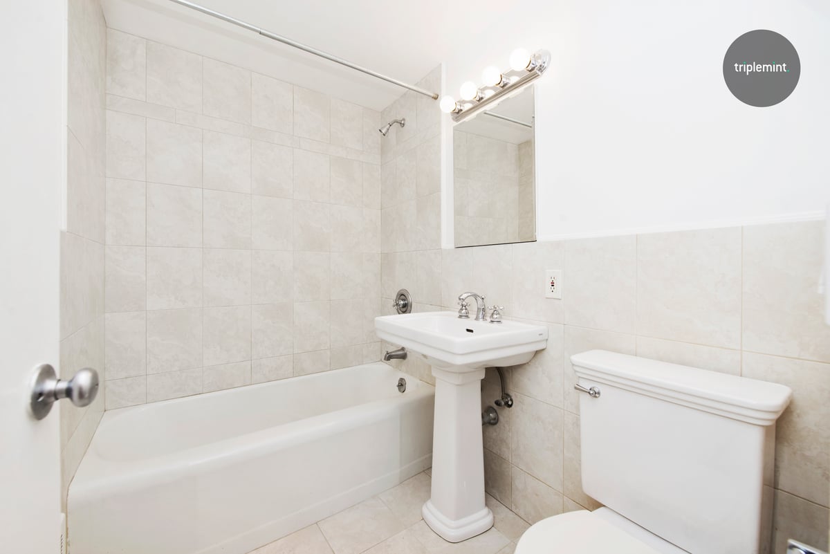 Photo for 80 Park Avenue - 80 Park Ave. Condominium in Murray Hill, Manhattan