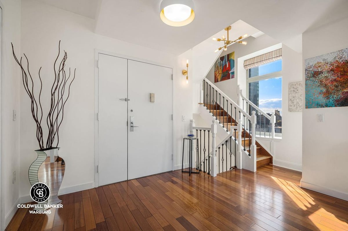 Photo for Crossing 23rd - 121 East 23rd Street Condominium in Gramercy Park, Manhattan