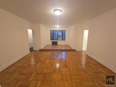 Image for E 46 ST/Turtle Bay Lg. Alcove Studio, Doorman, Elevator, Laundry, Dishwasher, A/C & NO Broker's Fees!
