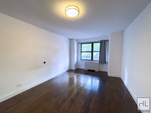 Photo for E 82 St