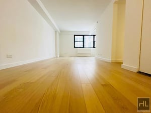 Photo for 🔥 Murray Hill 1BR w/ Doorman + Roof Deck — The Nash — NO FEE | East 39th Street